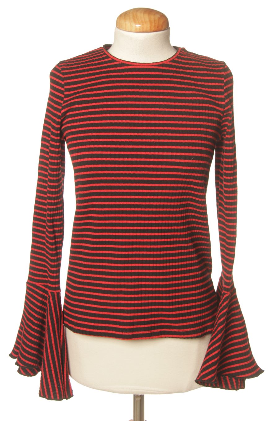 T-shirt à manches longues trf (ZARA) de la taille M, de couleur rayures