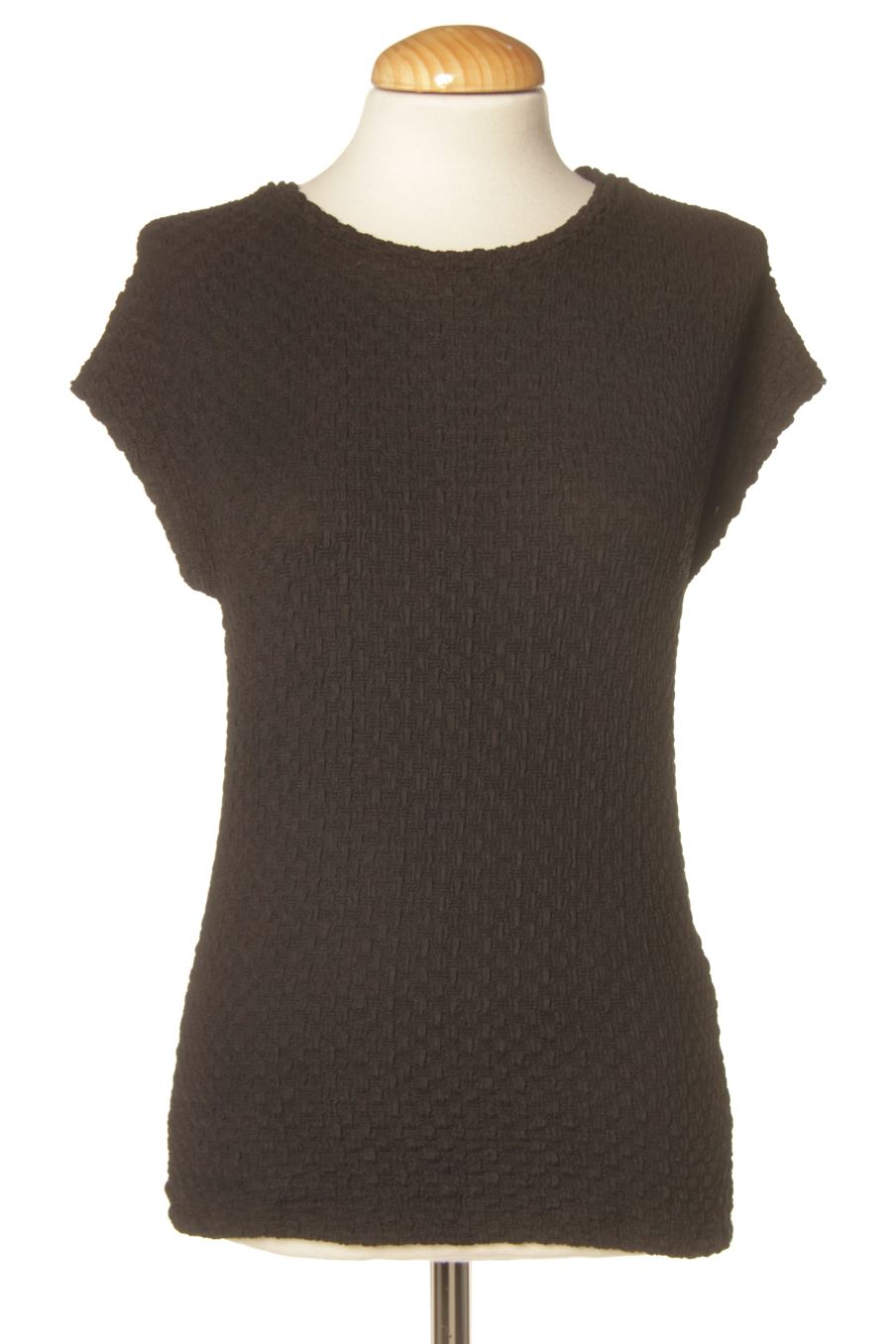 T-shirt Zara de la taille S, de couleur noir