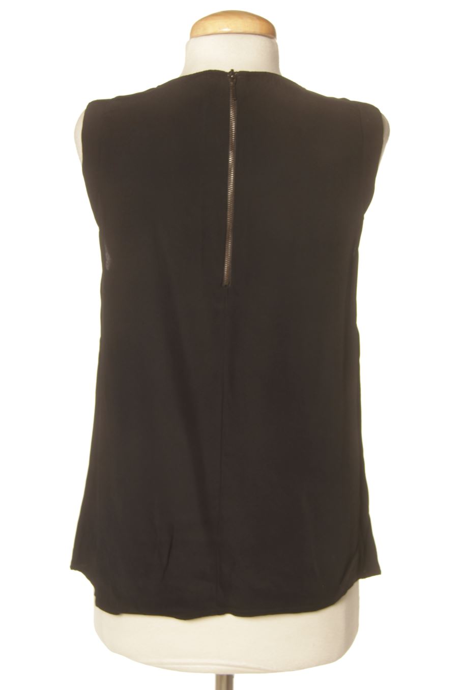 Top Stradivarius de la taille M, de couleur noir