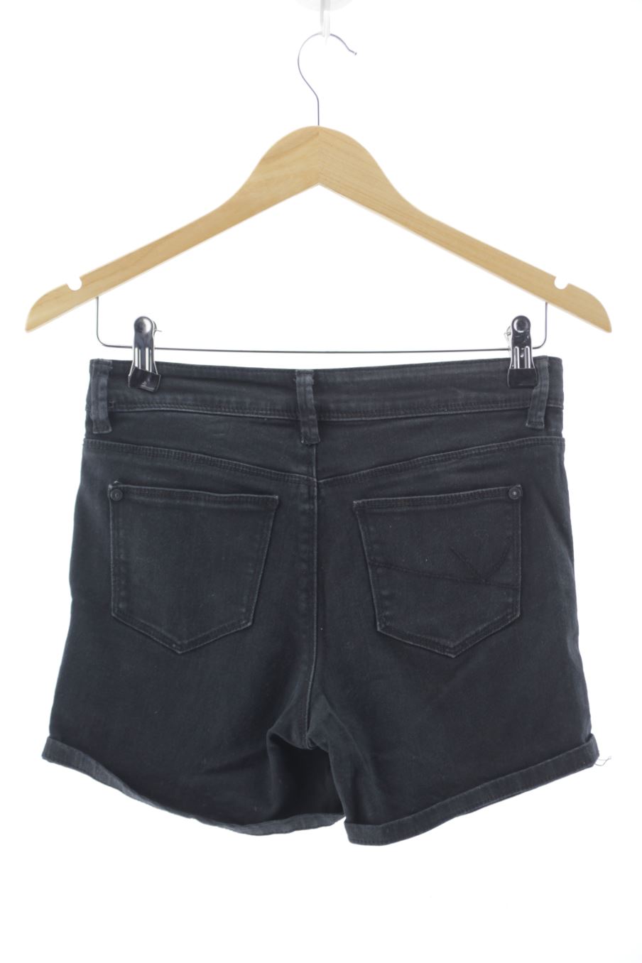 Pantalón corto de zuiki de la talla 42, de color negro de ropa vaquera