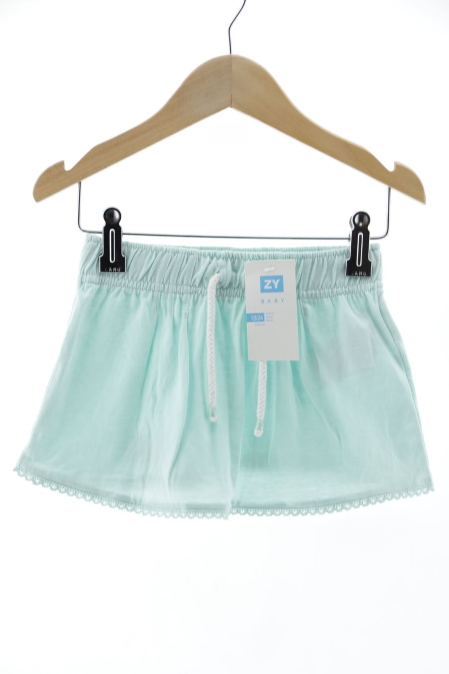 Jupe ZY de la taille 18 mois avec une étiquette