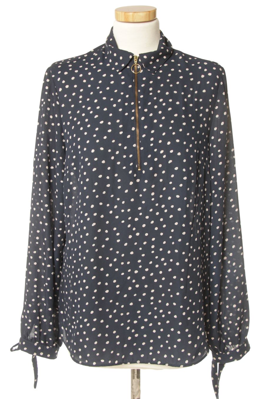 Blusa de manga larga de Dandara de la talla M, de color azul marino