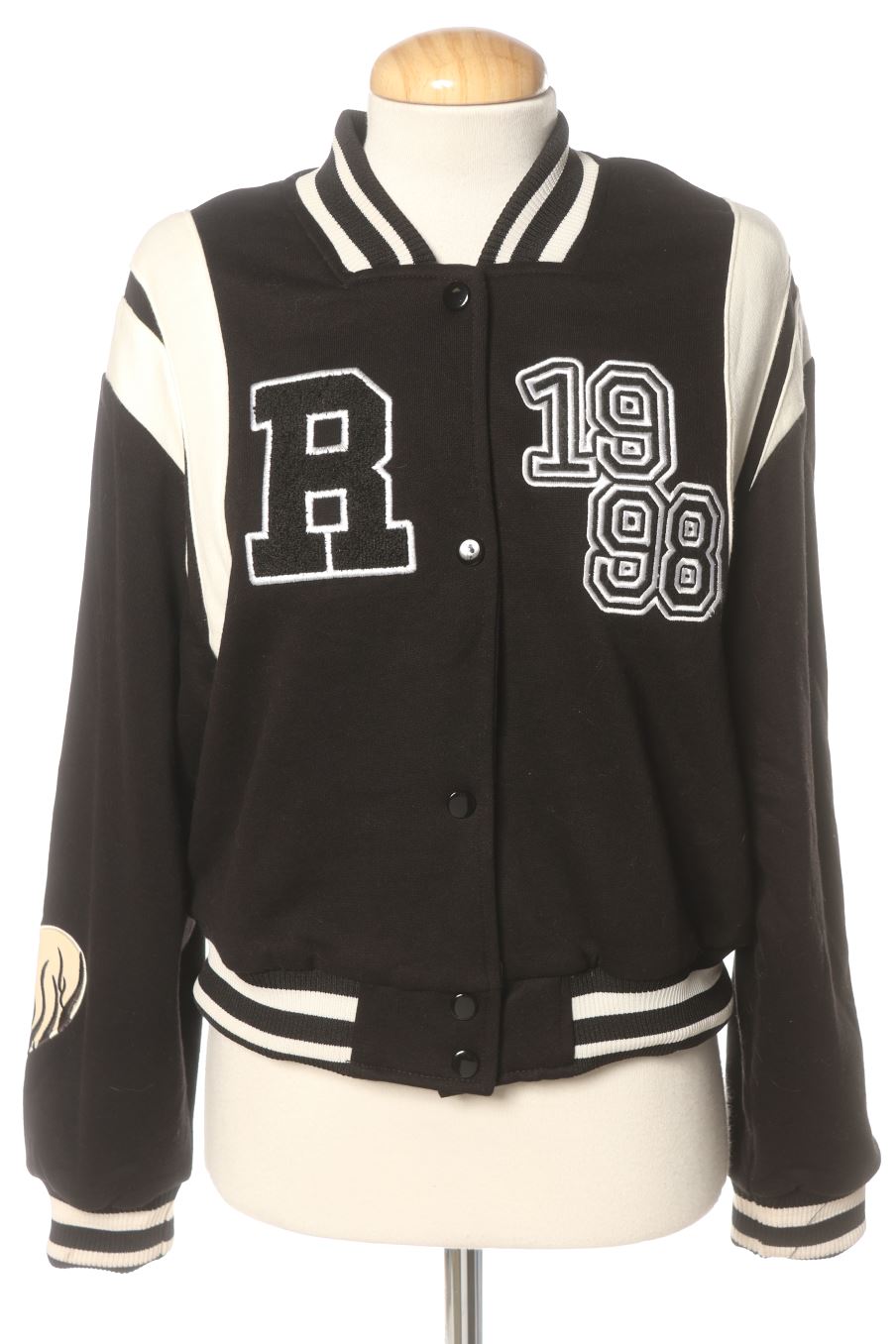 Giubbotto de Bershka de la talla XS, de color nero