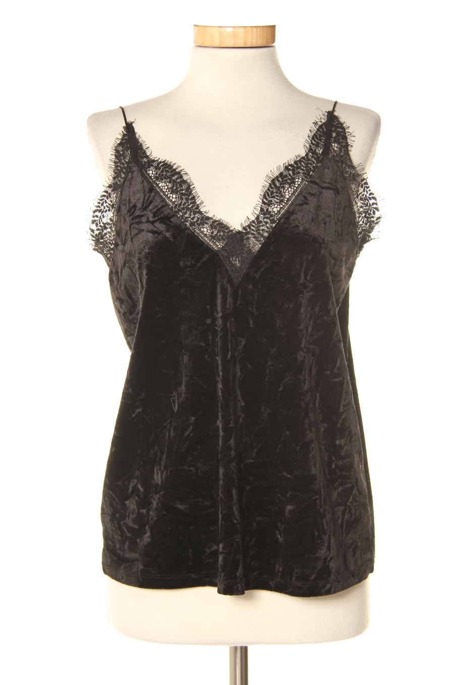 Top Zara de la taille XS, de couleur noir de velours