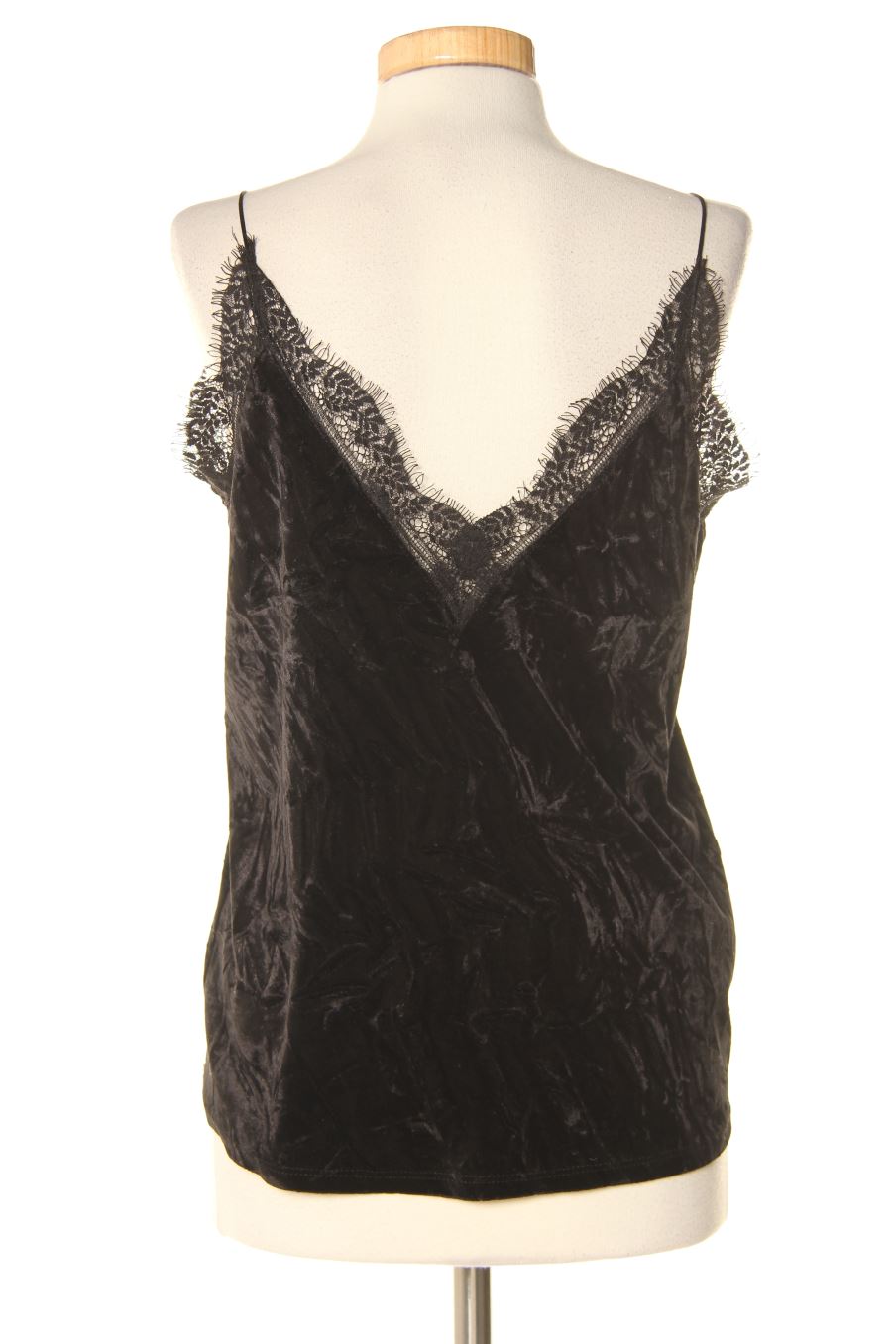 Top Zara de la taille XS, de couleur noir de velours