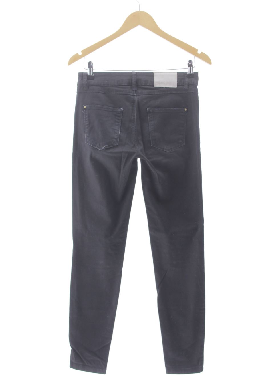 Jeans Zara de la taille 38, de couleur noir de denim