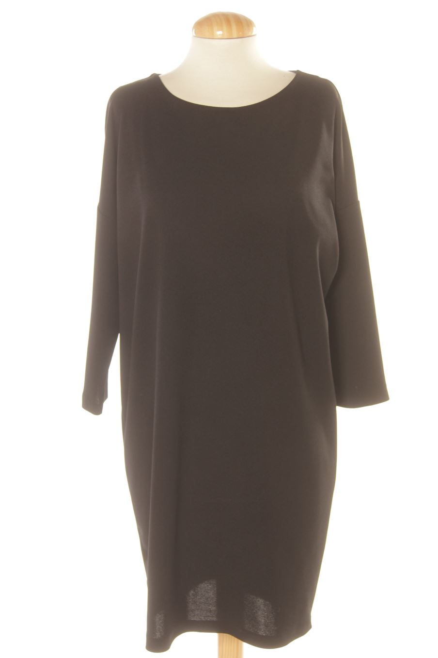 Robe casual Hug & clau de la taille L, de couleur noir