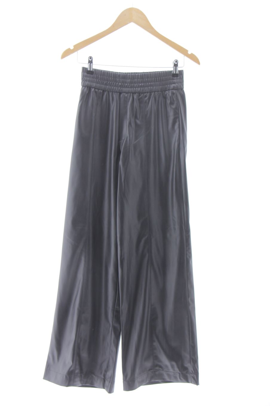 Pantalón de Zara de la talla XS, de color negro de sintético