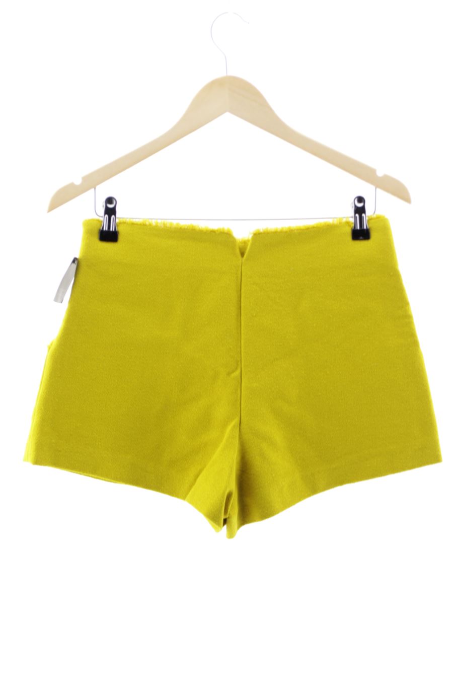 Shorts Trafaluc de la taille M, de couleur moutarde