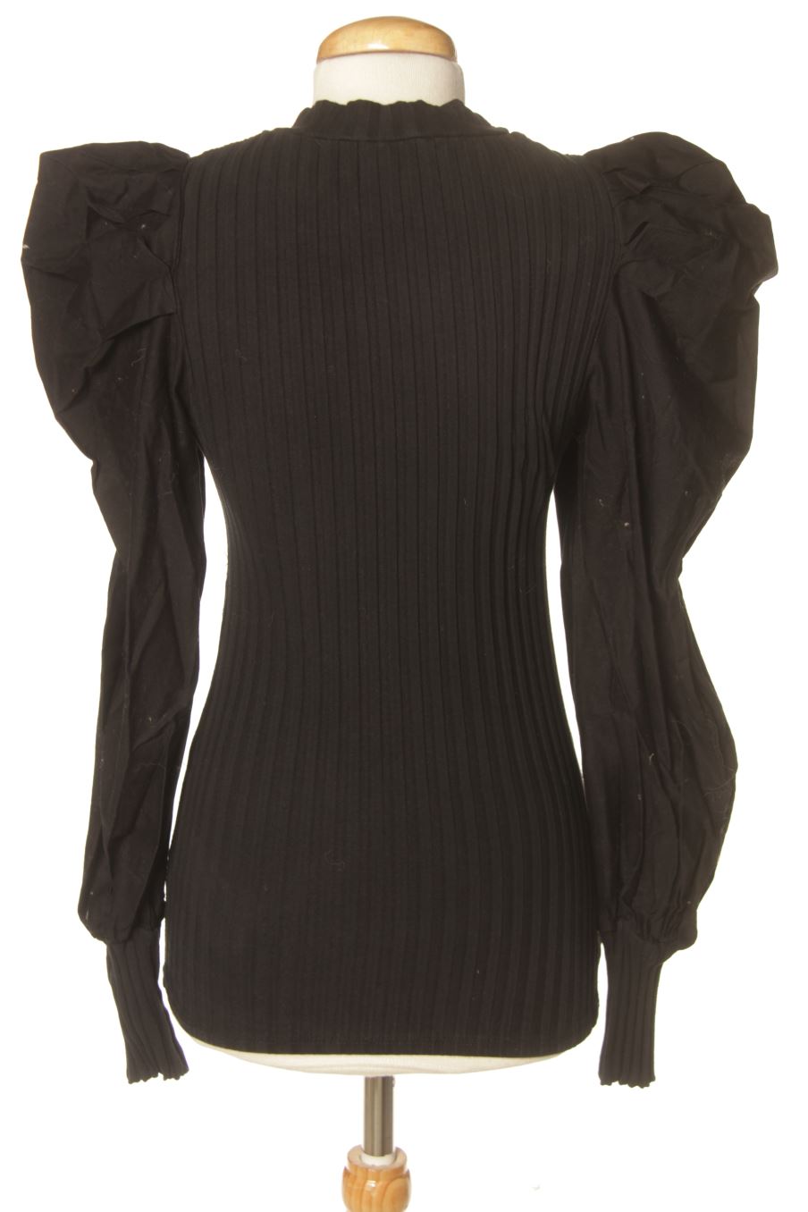 Pull Made in italy de la taille S, de couleur noir