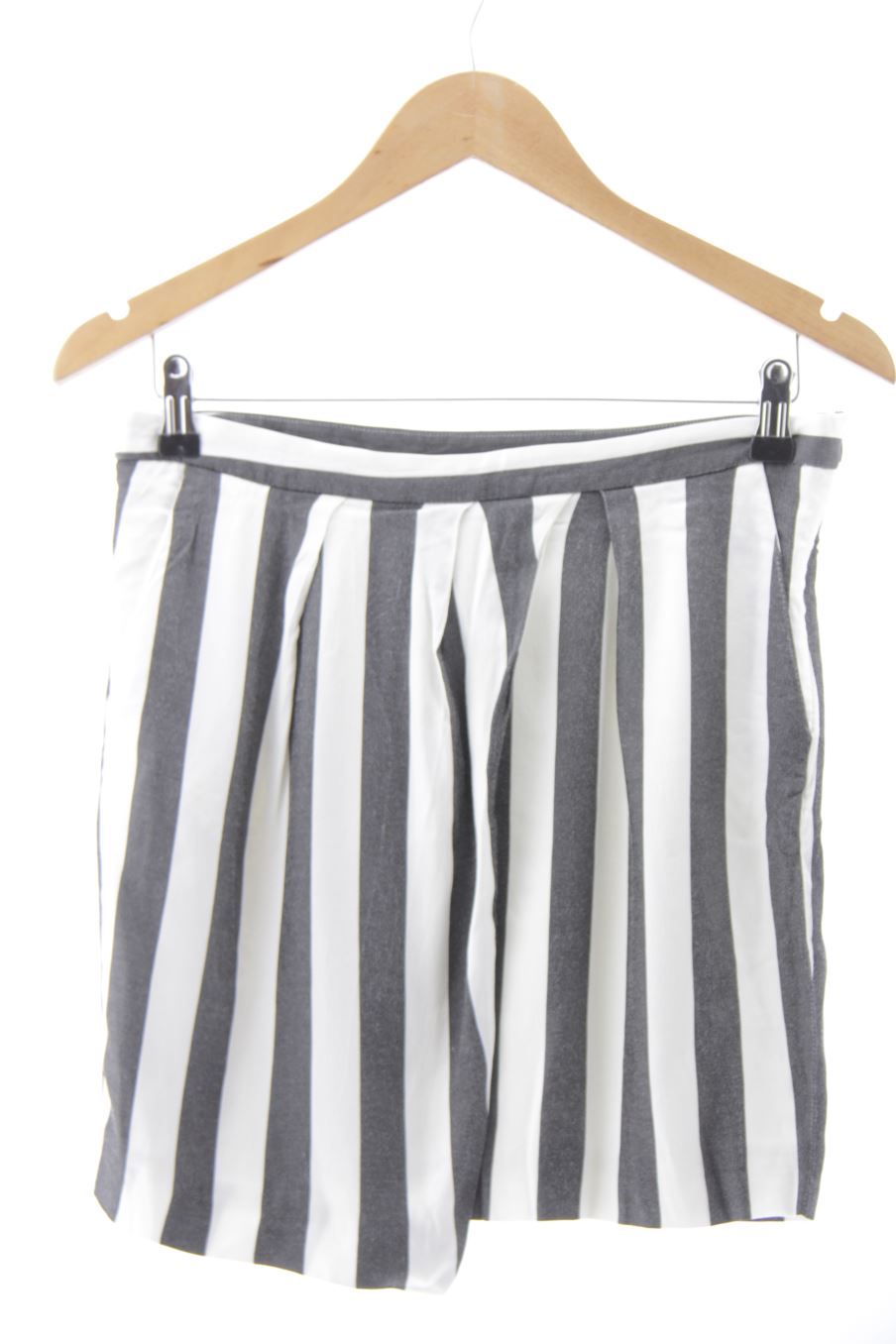 Jupe Zara de la taille M, de couleur rayures