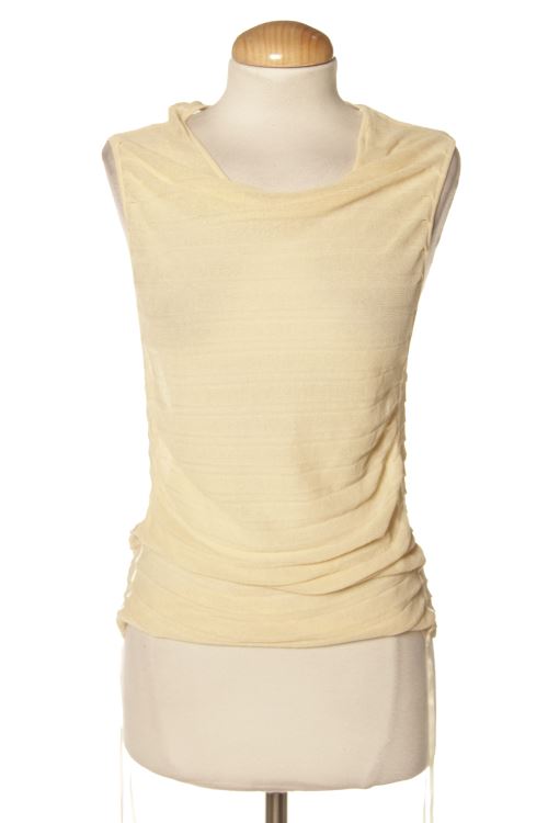 Aufwändiges Top