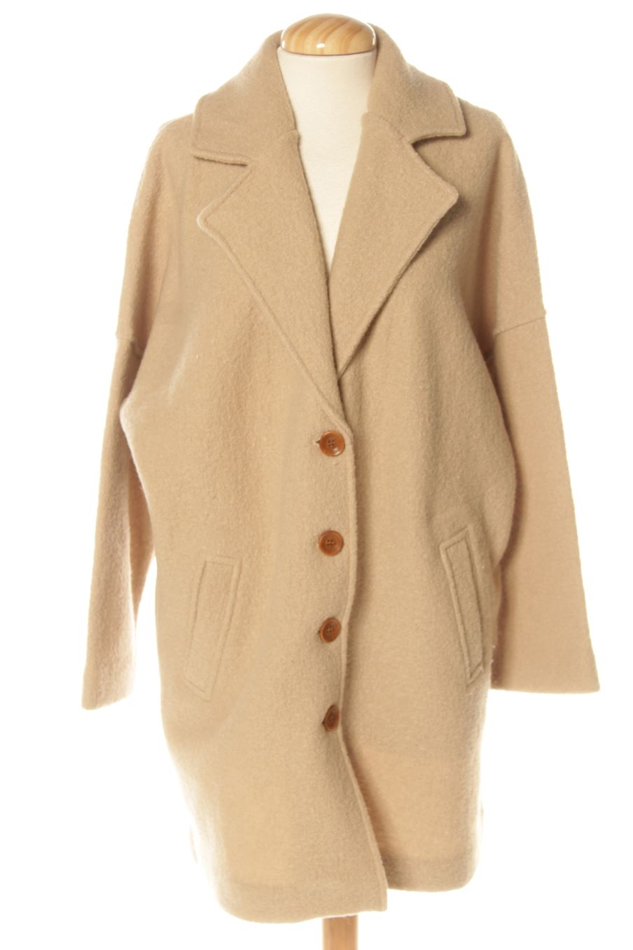 Cappotto de Tiralahilacha de la talla L, de color beige