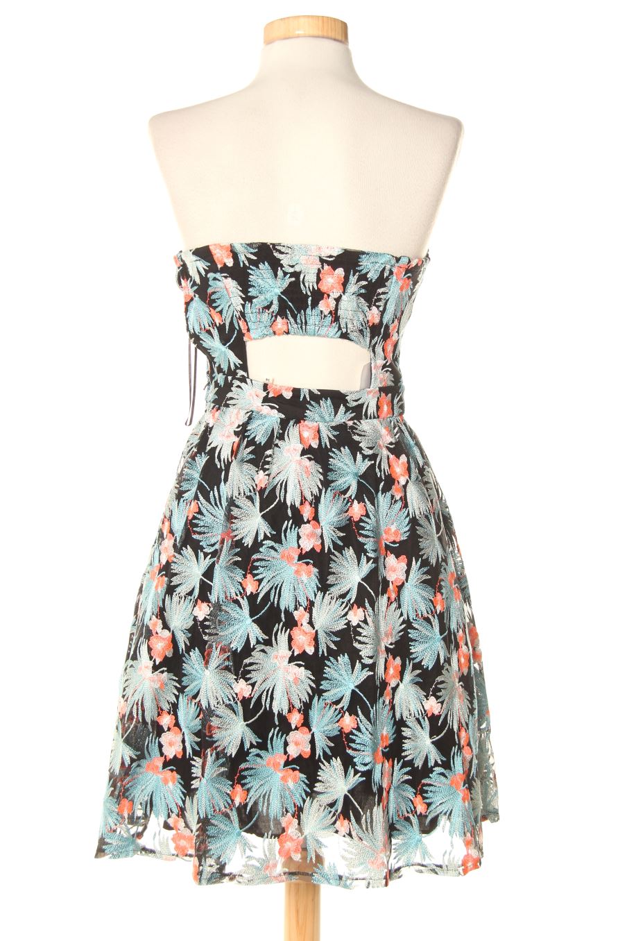 Robe Naf Naf de la taille 34, de couleur fleurs