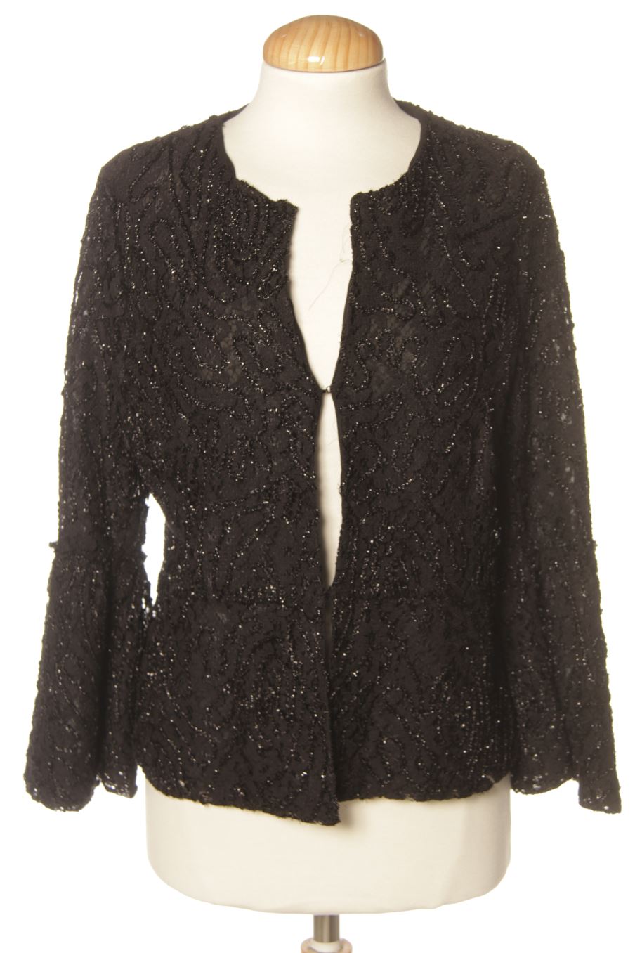 Cazadora de Zara de la talla M, de color negro