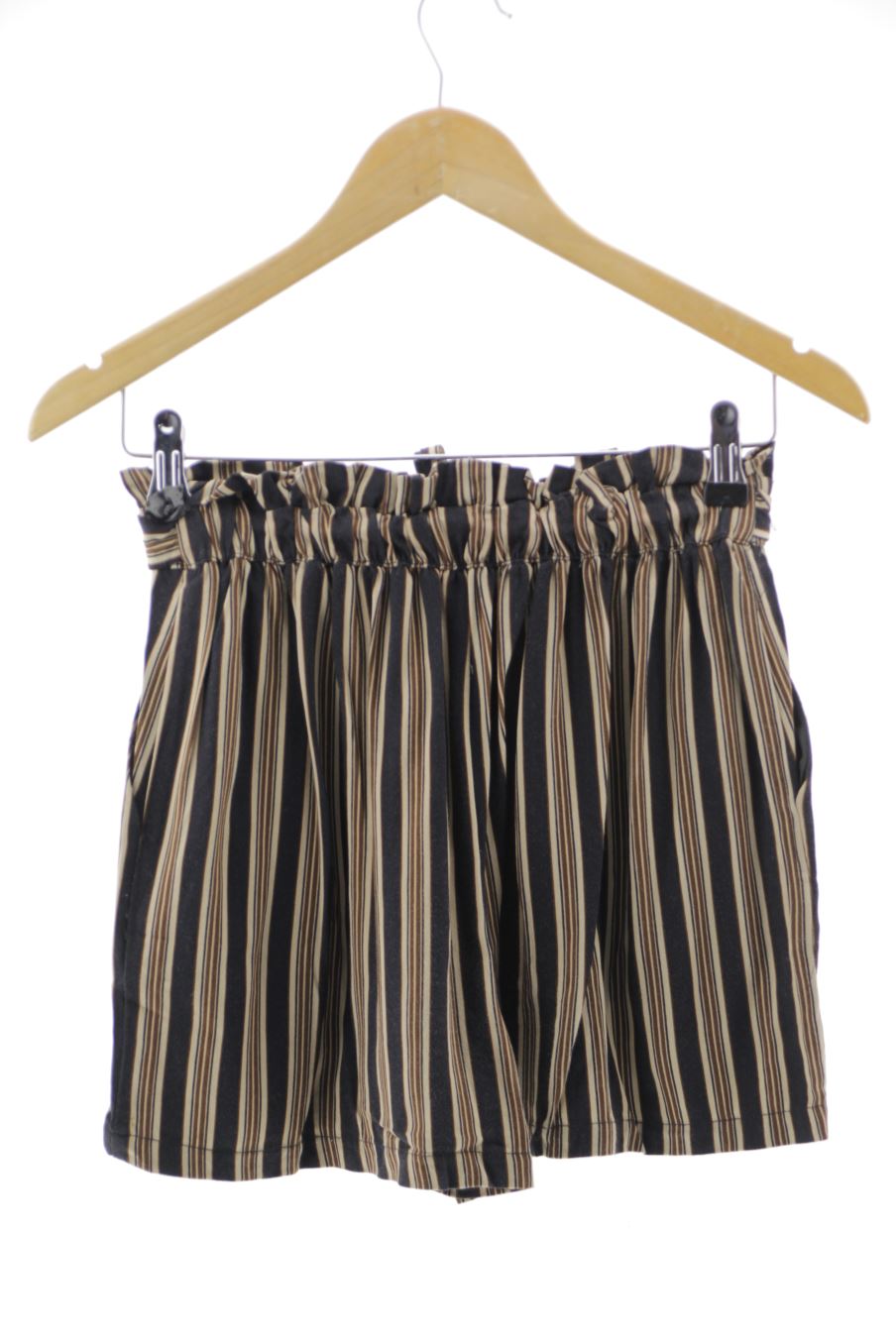 Shorts Pull & Bear de la taille S, de couleur rayures