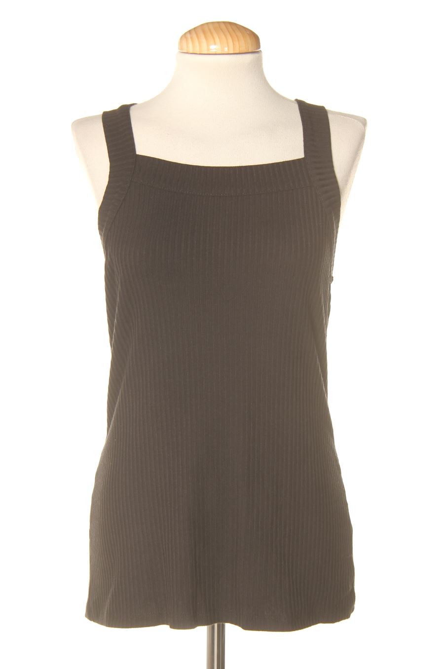 Top Tezenis de la taille M, de couleur noir