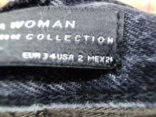 Jeans Zara de la taille 34, de couleur noir de denim