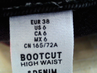 Jeans H&M de la taille 38, de couleur noir de denim