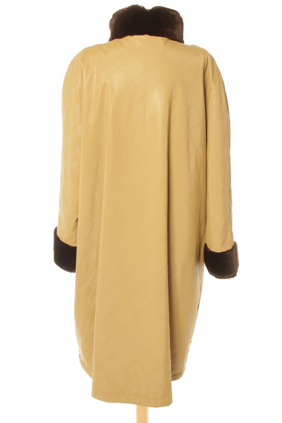 Manteau El Corte Ingles de la taille 52, de couleur beige