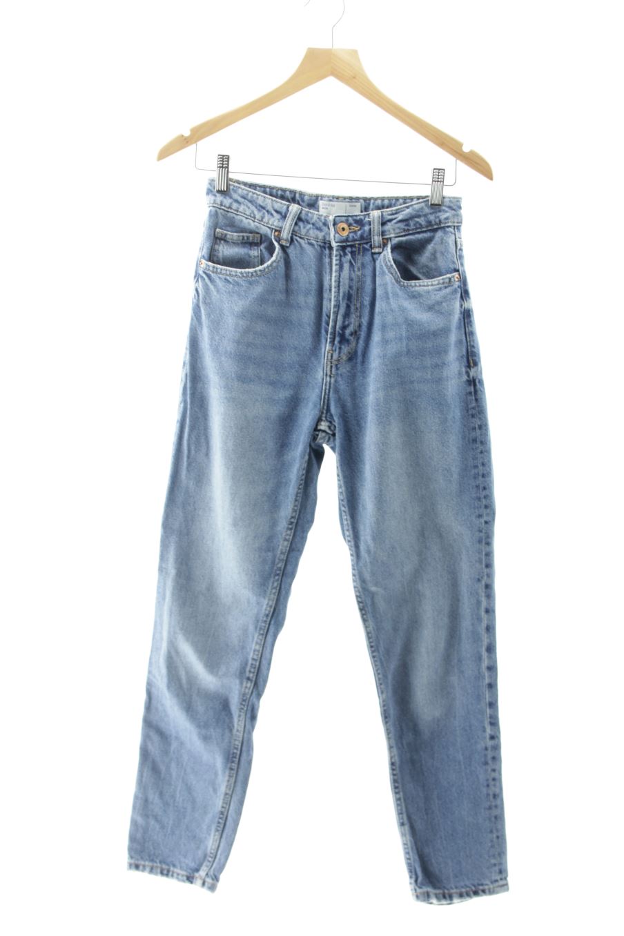 Jeans de Bershka de la talla 34, de color blu