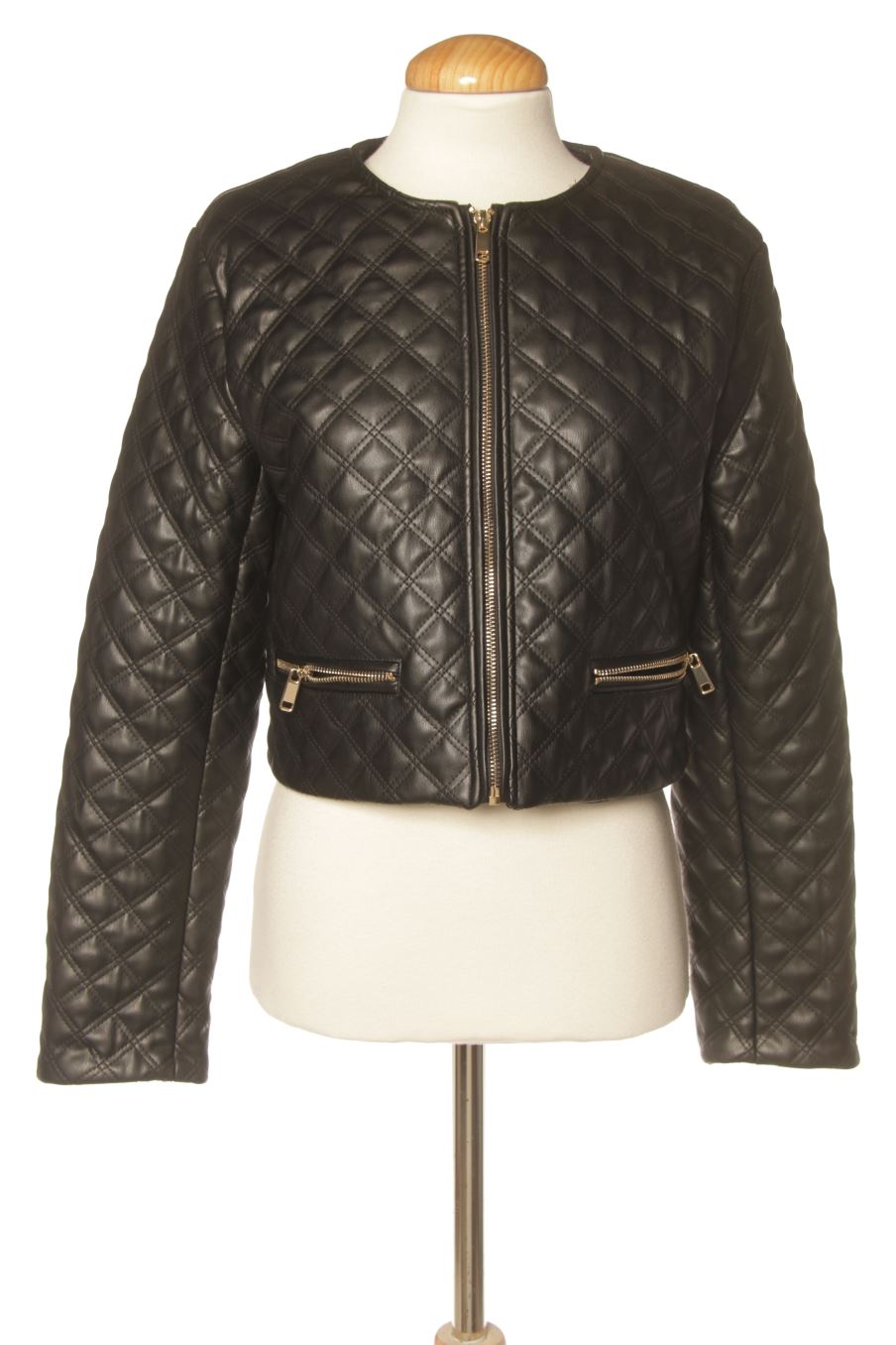 Cazadora de Zara de la talla S, de color negro de sintético