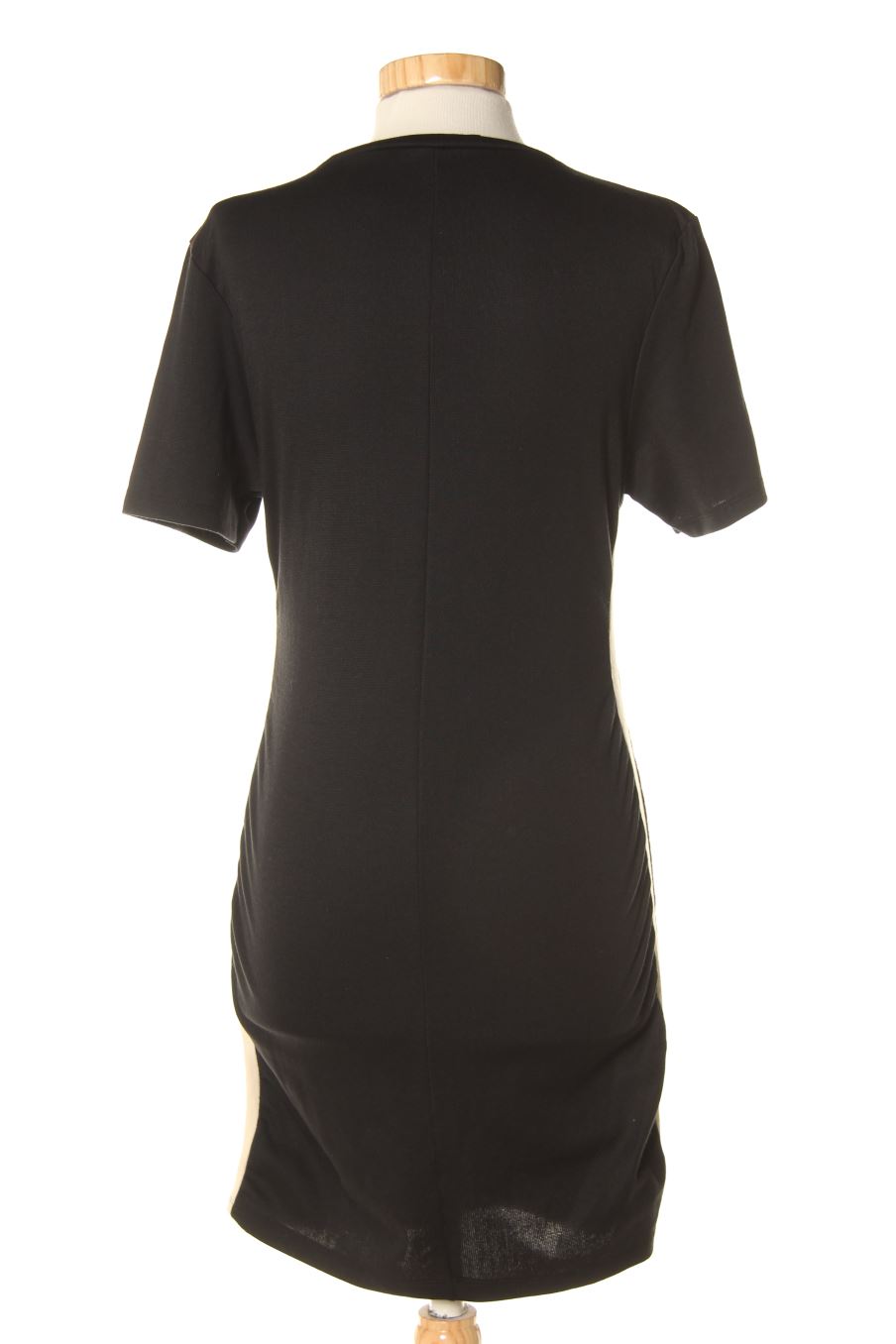 Robe casual Pull & Bear de la taille M, de couleur noir