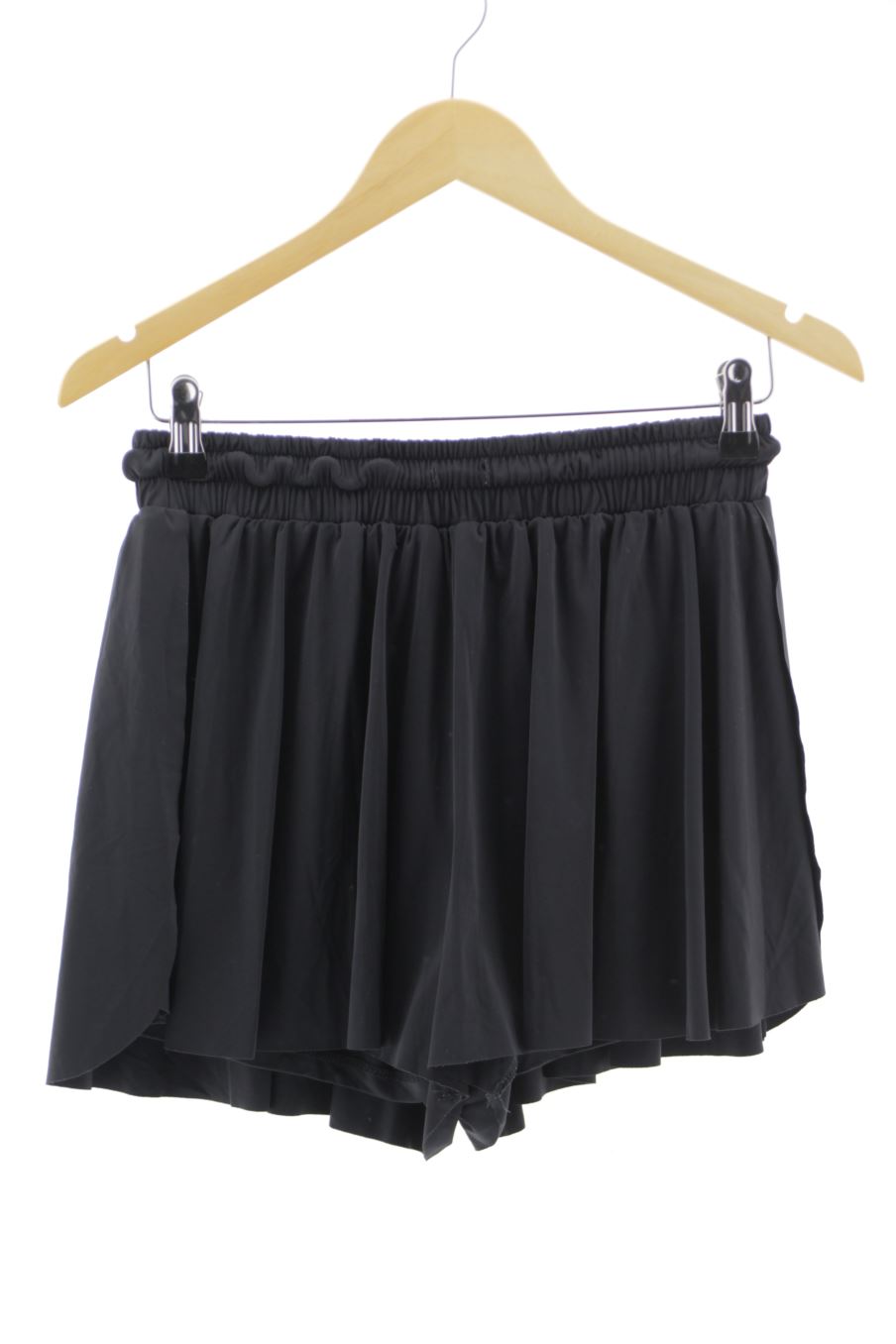 Shorts Stradivarius de la taille L, de couleur noir