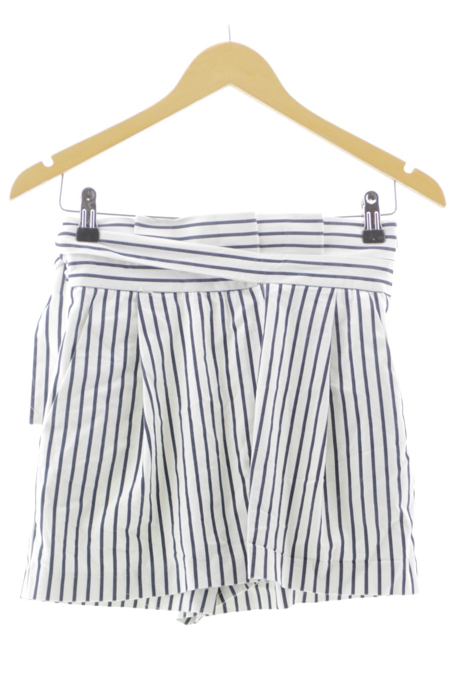 Shorts trf (ZARA) de la taille XS, de couleur rayures