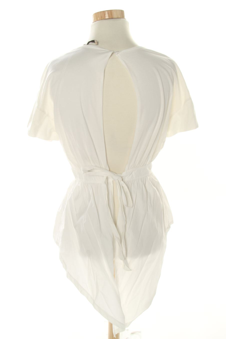 Top de Zara de la talla XS, de color blanco