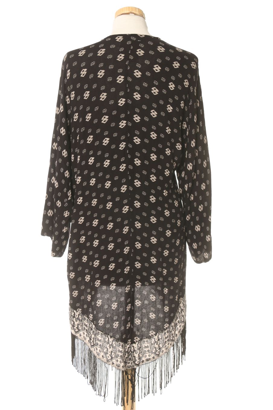 Kimono de Pull & Bear de la talla S, de color negro