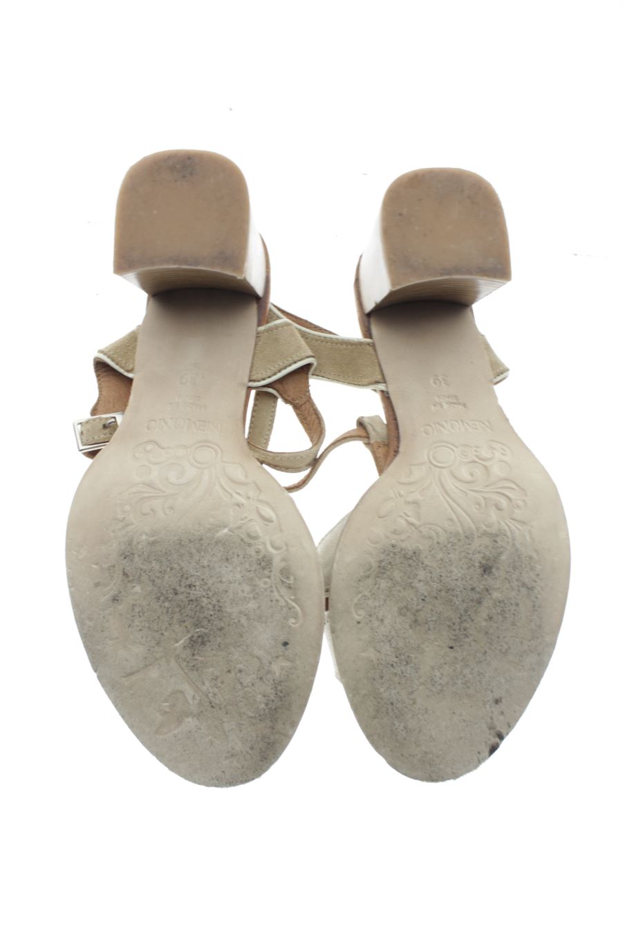 Sandalias tacon de Nemonic de la talla 39, de color beige de