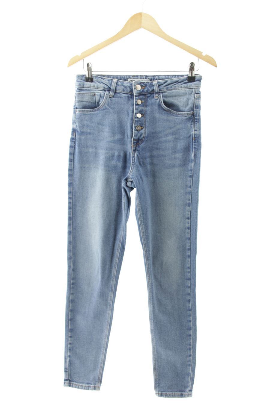 Jeans Zara de la taille 38, de couleur bleu