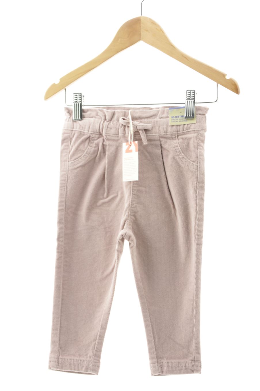 Pantalón de Zara de la talla 18 meses de pana con etiqueta