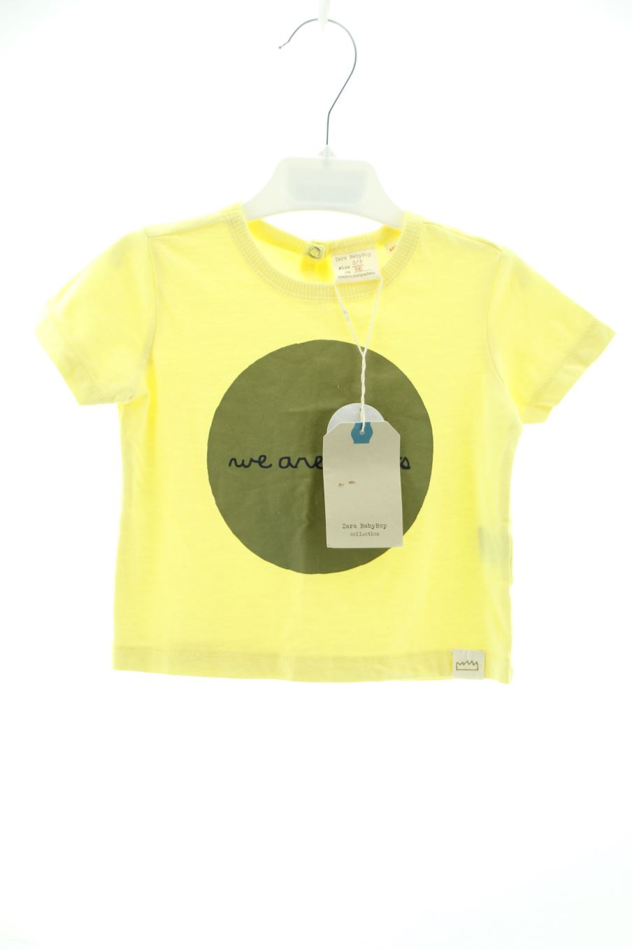 T-shirt Zara de la taille 3 mois avec une étiquette