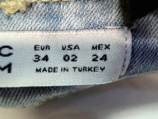 Jeans Zara de la taille 34, de couleur bleu de denim