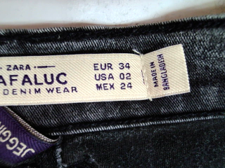 Jeans Trafaluc de la taille 34, de couleur gris de denim
