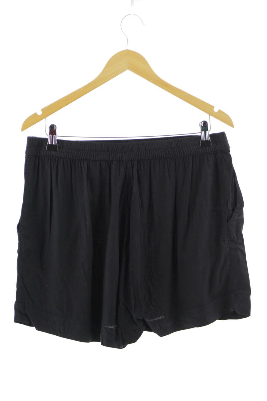 Shorts H&M de la taille 42, de couleur noir