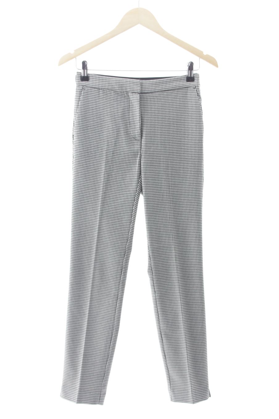 Pantalón de Zara de la talla XS, de color cuadros