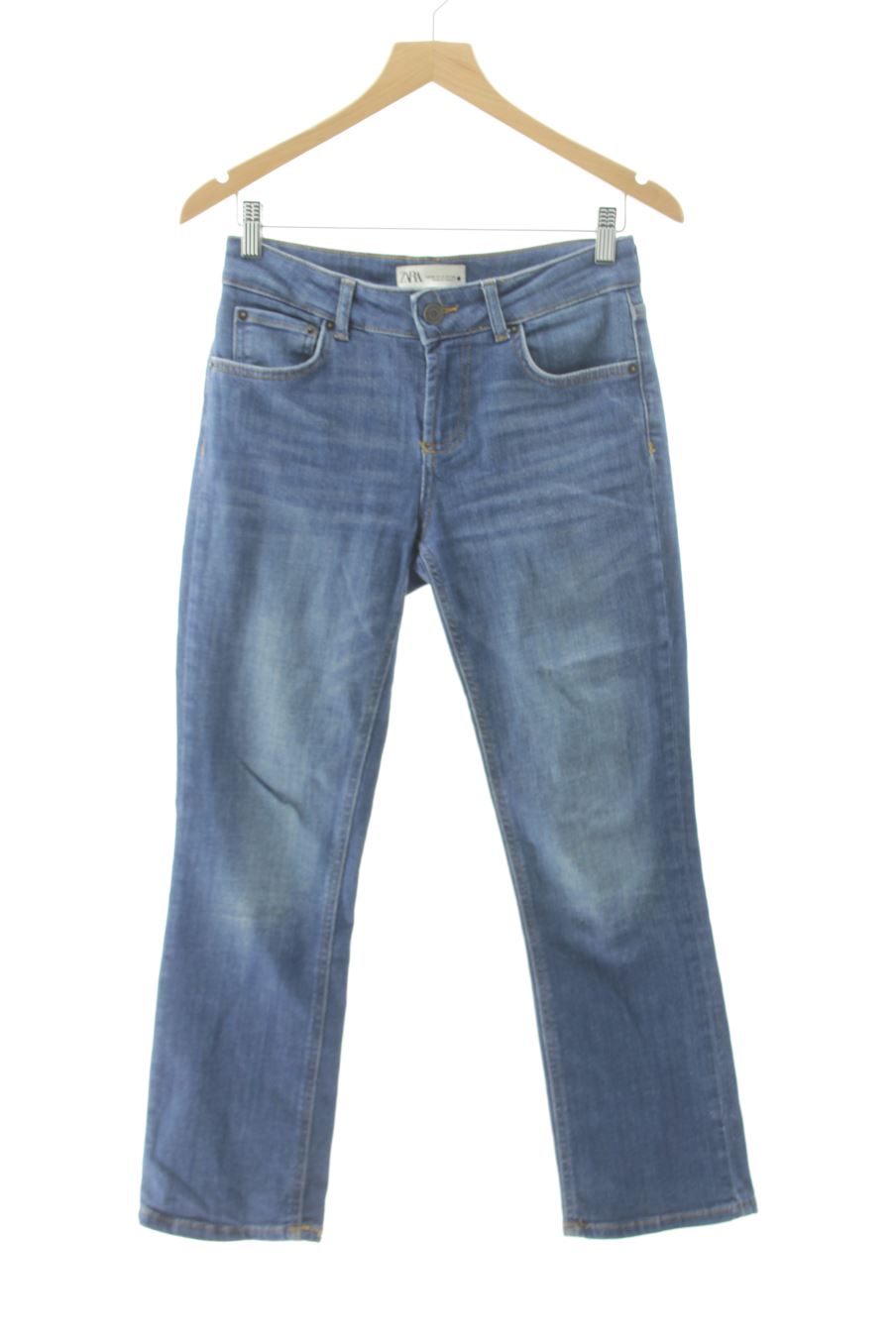 Jeans Zara de la taille 36, de couleur bleu de denim