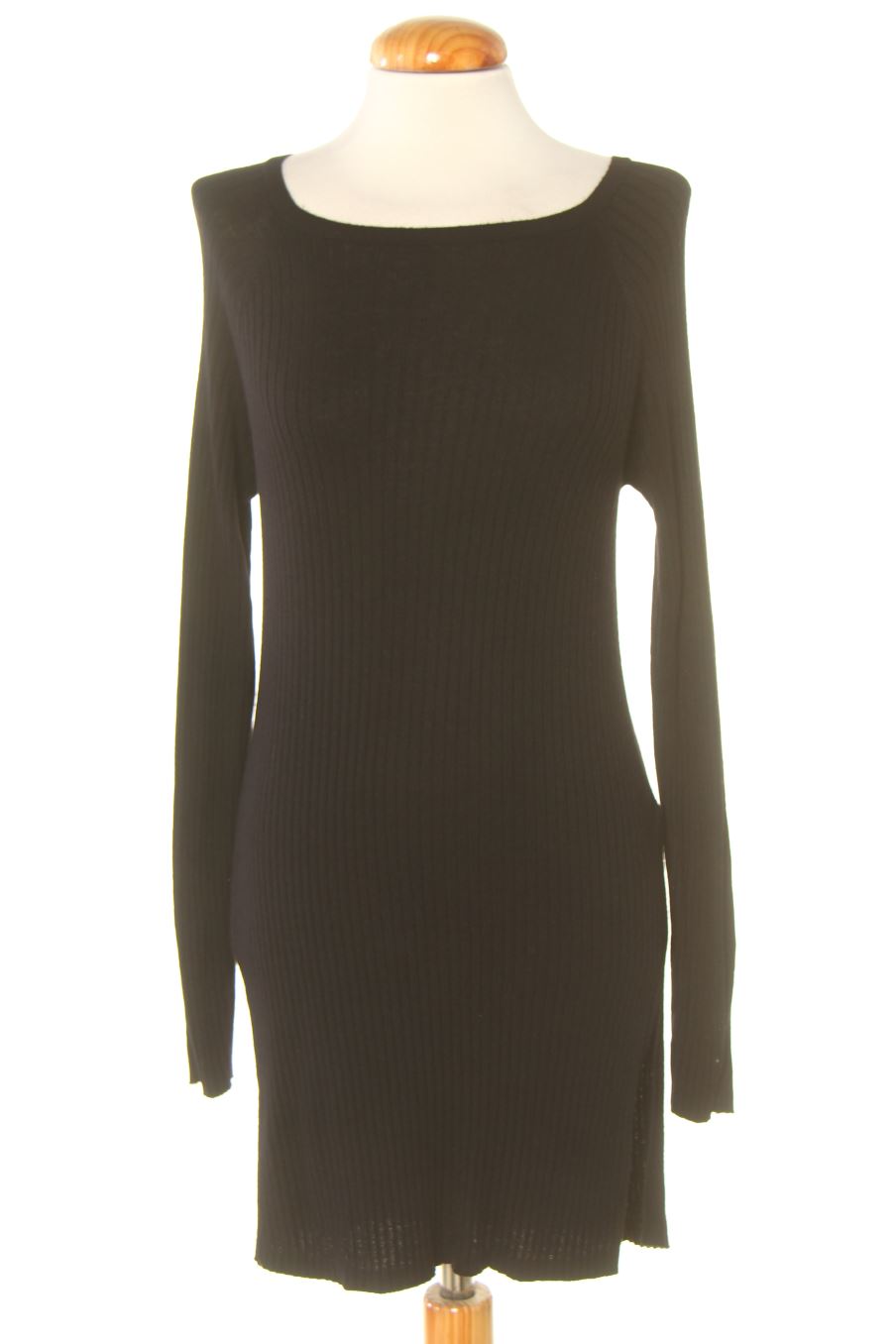 Pull Benetton de la taille S, de couleur noir
