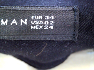 Pantalon Zara de la taille 34, de couleur noir