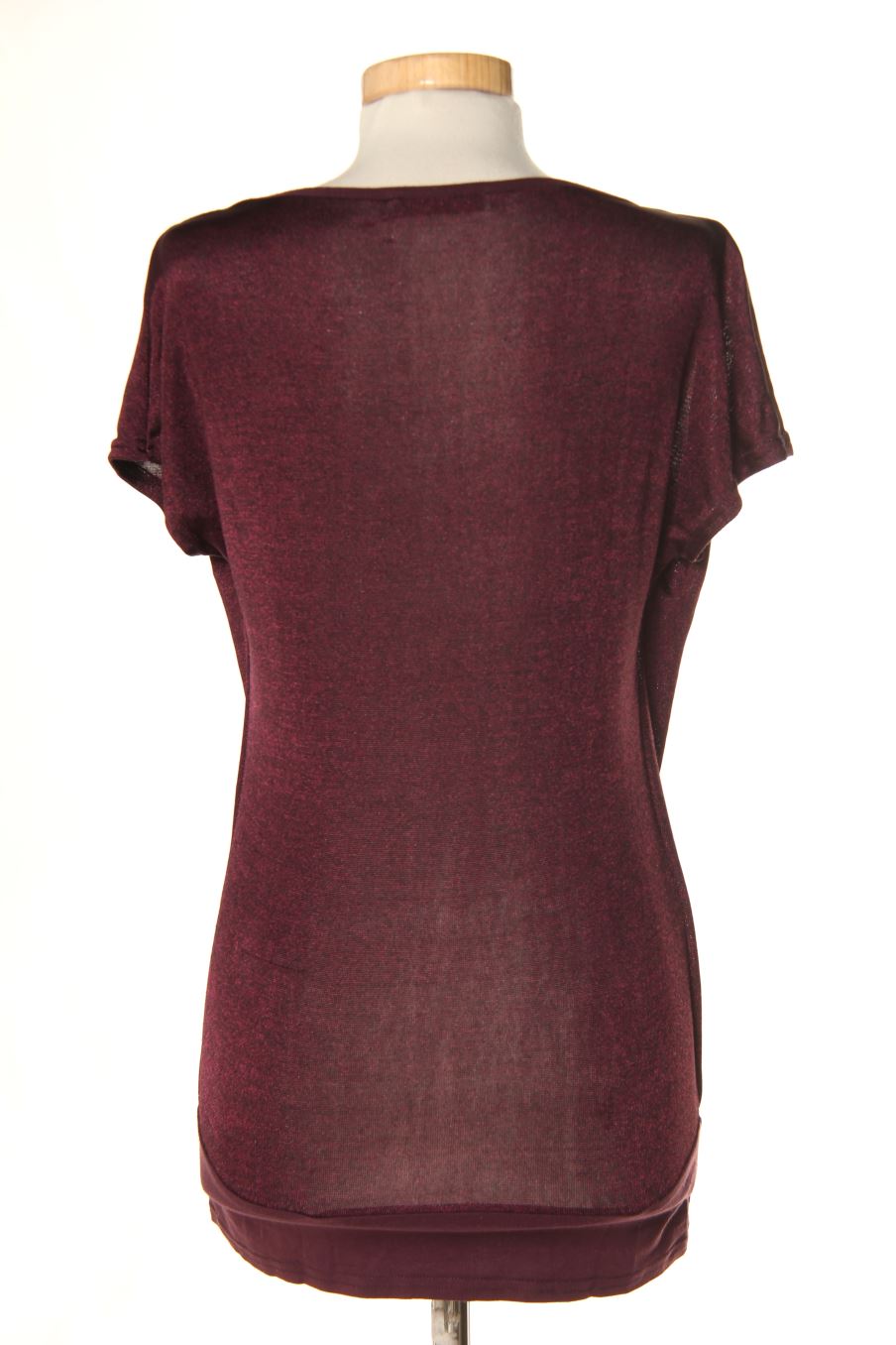 T-shirt Cache cache de la taille M, de couleur pourpre