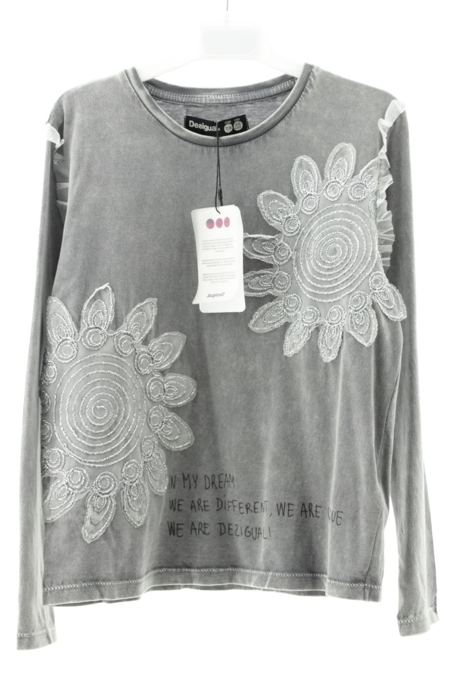 Maglietta a maniche lunghe de Desigual de la talla 7 anni con etichetta