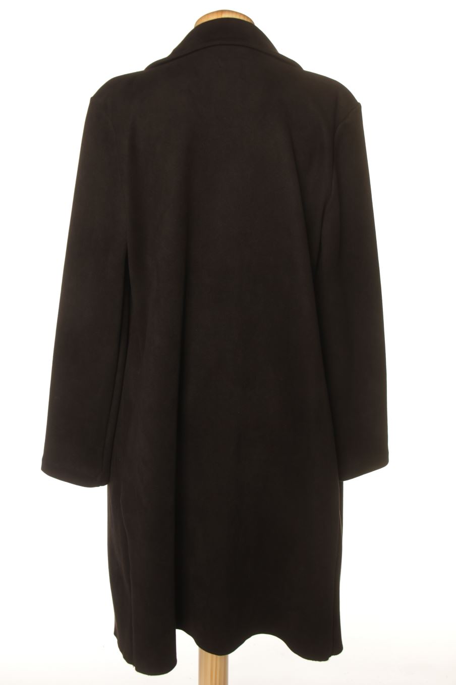 Abrigo de Zara de la talla M, de color negro