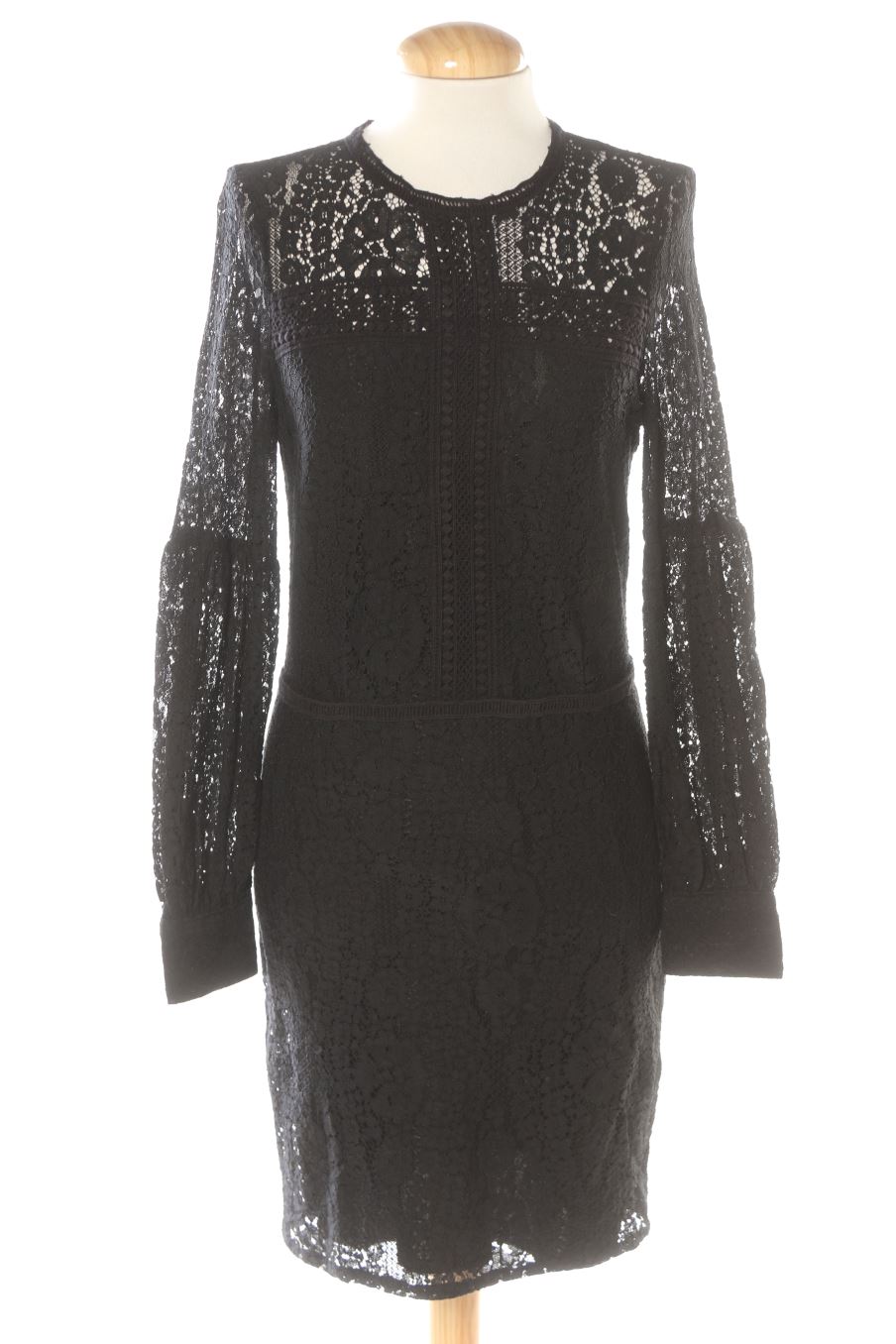 Robe casual Mango de la taille M, de couleur noir