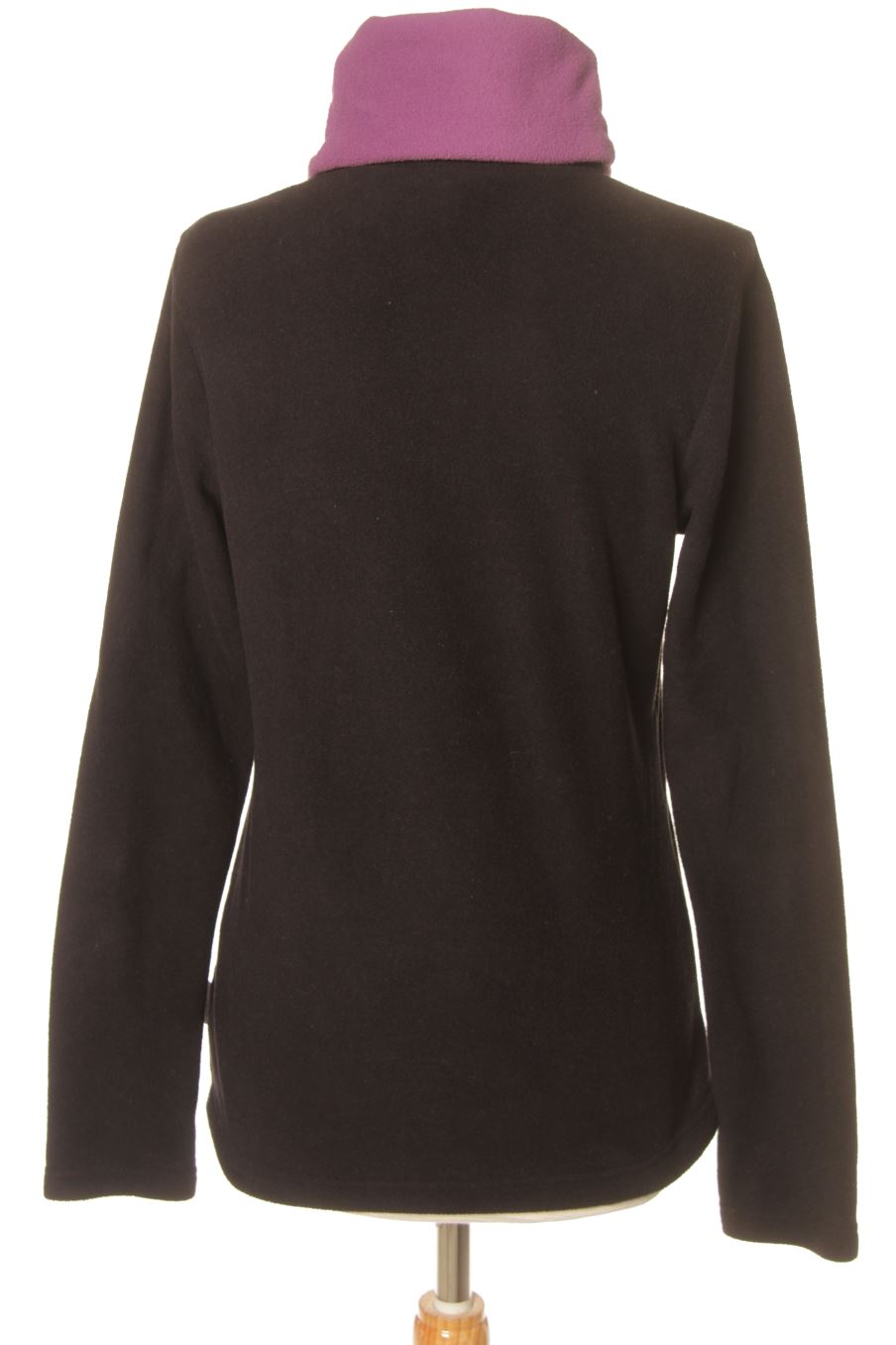 Sudadera de Quechua (DECATHLON) de la talla S, de color negro