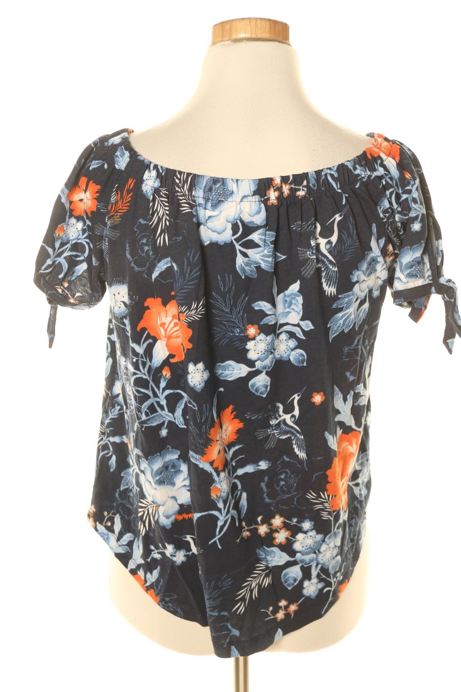 T-shirt H&M de la taille XS, de couleur fleurs