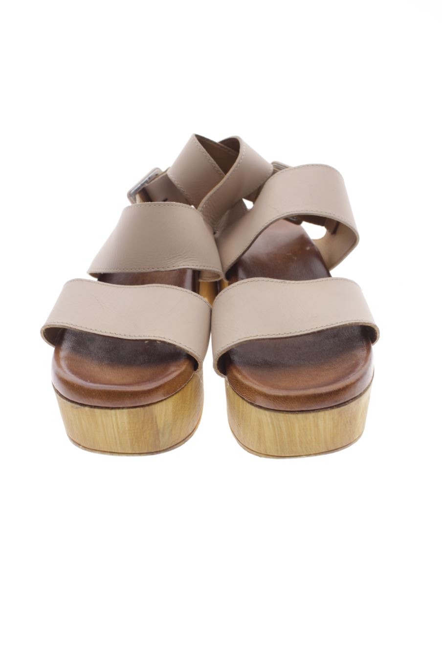 Sandalias tacon de Bata de la talla 39, de color beige de