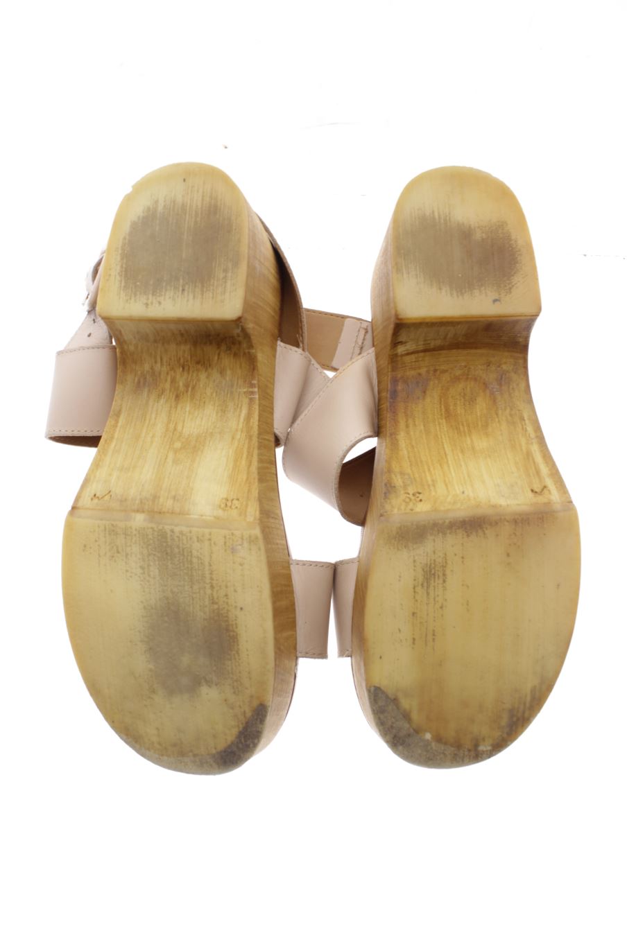 Sandalias tacon de Bata de la talla 39, de color beige de